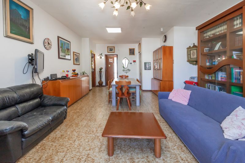 4 Locali con cucina...
